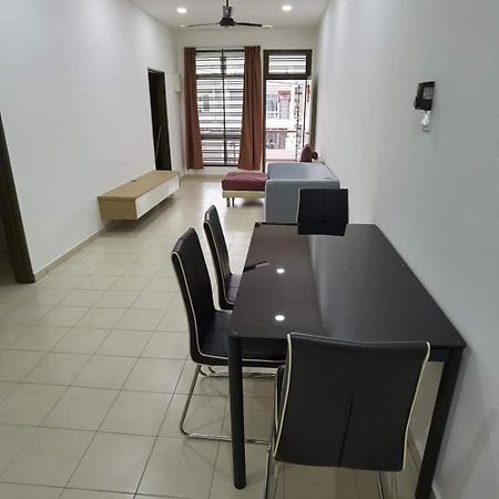 Infinity Homestay Bandar Cemerlang Ulu Tiram Extérieur photo